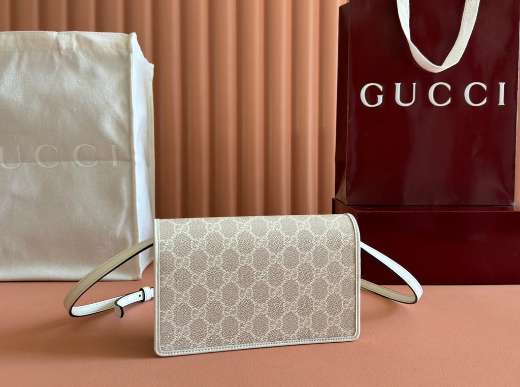 EMBLEM WALLET GG MONOGRAM 20 IN BEIGE AND WHITE SMOOTH CALFSKIN