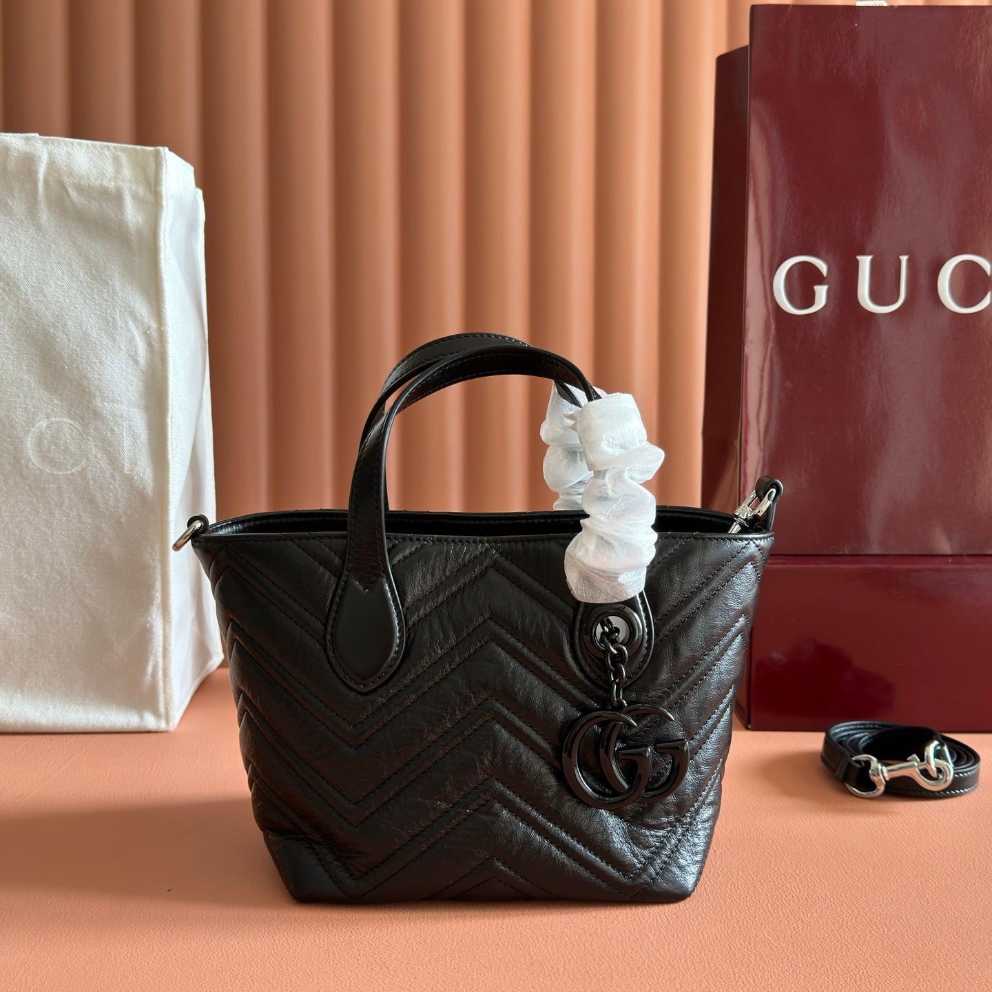 GUCCI 26S GG MARMONT TOTE BAG 17 IN BLACK CALFSKIN