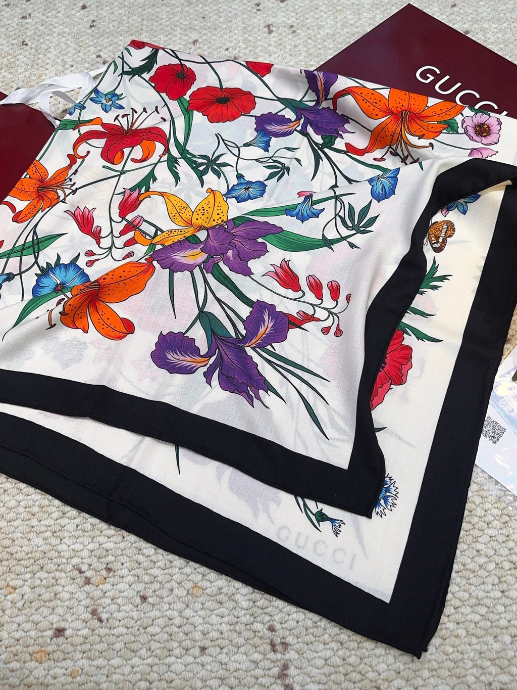 GUCCI 26S SCARF 140 IN CASHMERE AND SILK 863992