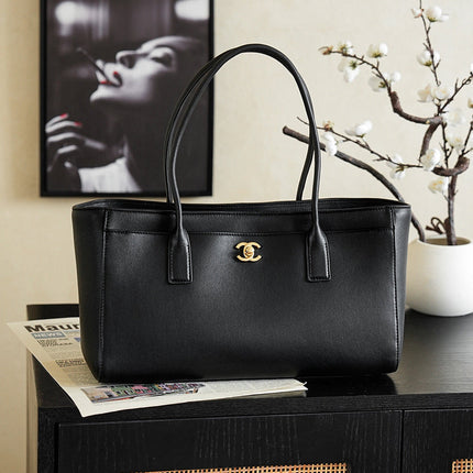 CHANEL 26S CERF TOTE BAG 39 IN BLACK CALFSKIN GOLD HARDWARE