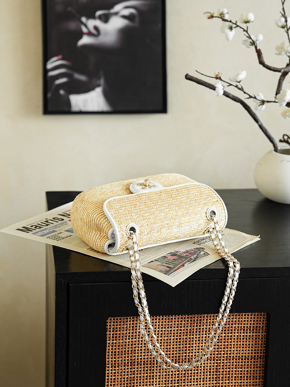 CHANEL 26S CLASSIC FLAP MEDIUM 23 IN NATURAL RAFFIA AND WHITE CALFSKIN GOLD HARDWARE