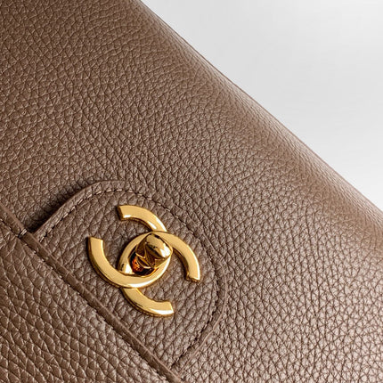 CHANEL 26S SOUPLISSIMO MAXI FLAP 39 IN BROWN GRAINED CALFSKIN GOLD HARDWARE