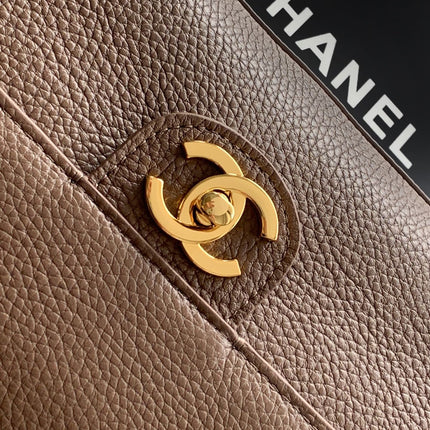 CHANEL 26S SOUPLISSIMO MAXI FLAP MEDIUM 32 IN BROWN GRAINED CALFSKIN GOLD HARDWARE