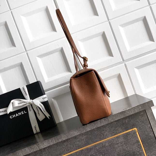 CHANEL 26S SOUPLISSIMO MAXI FLAP MEDIUM 32 IN CARAMEL BROWN GRAINED CALFSKIN GOLD HARDWARE