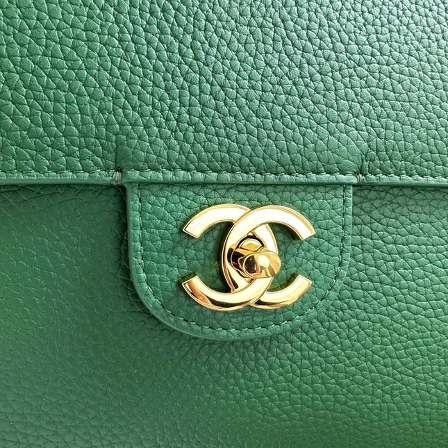 CHANEL 26S MAXI FLAP BAG 39 IN GREEN GRAINED CALFSKIN GOLD HARDWARE