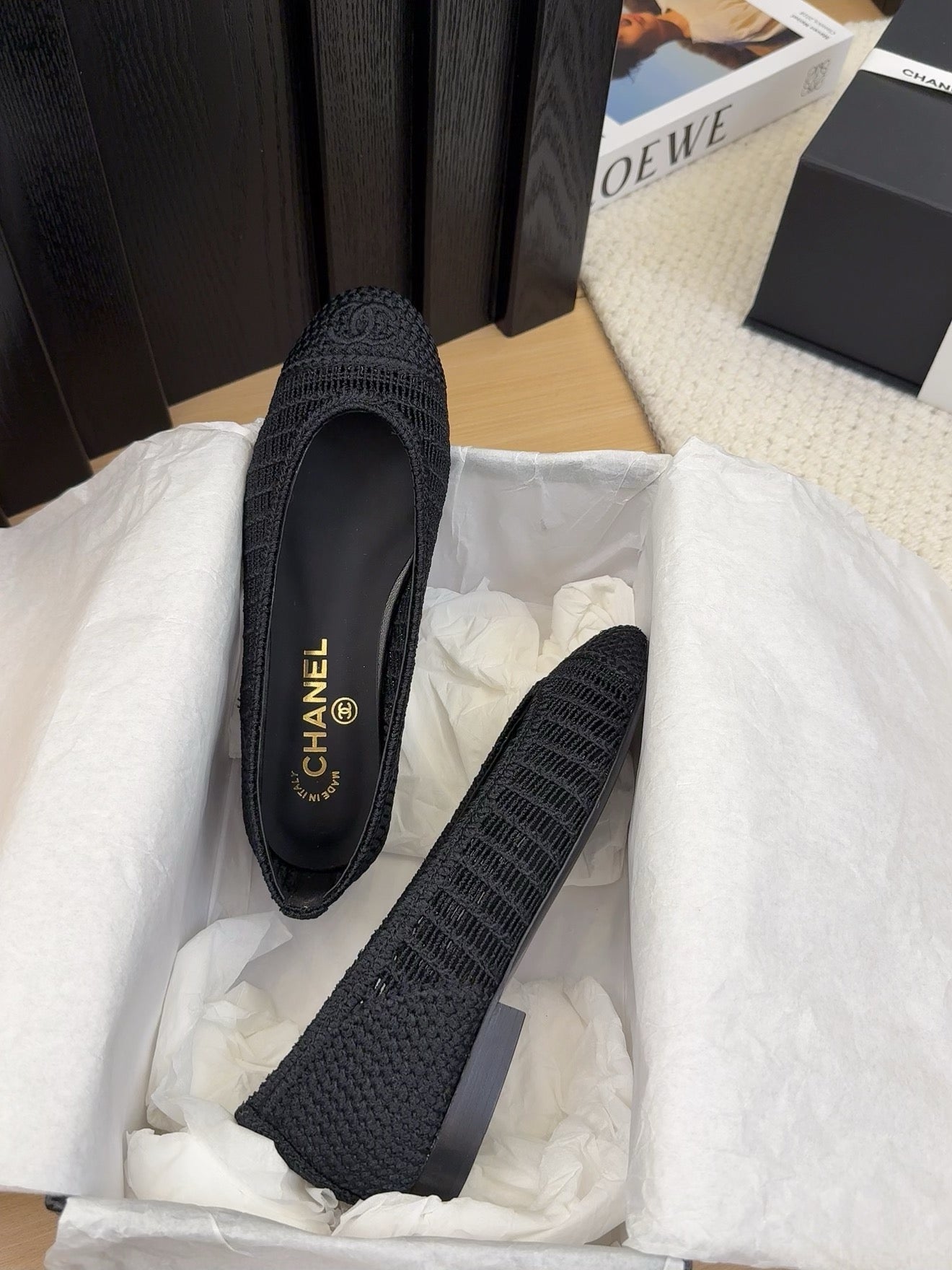 BALLERINAS IN BLACK RAFFIA