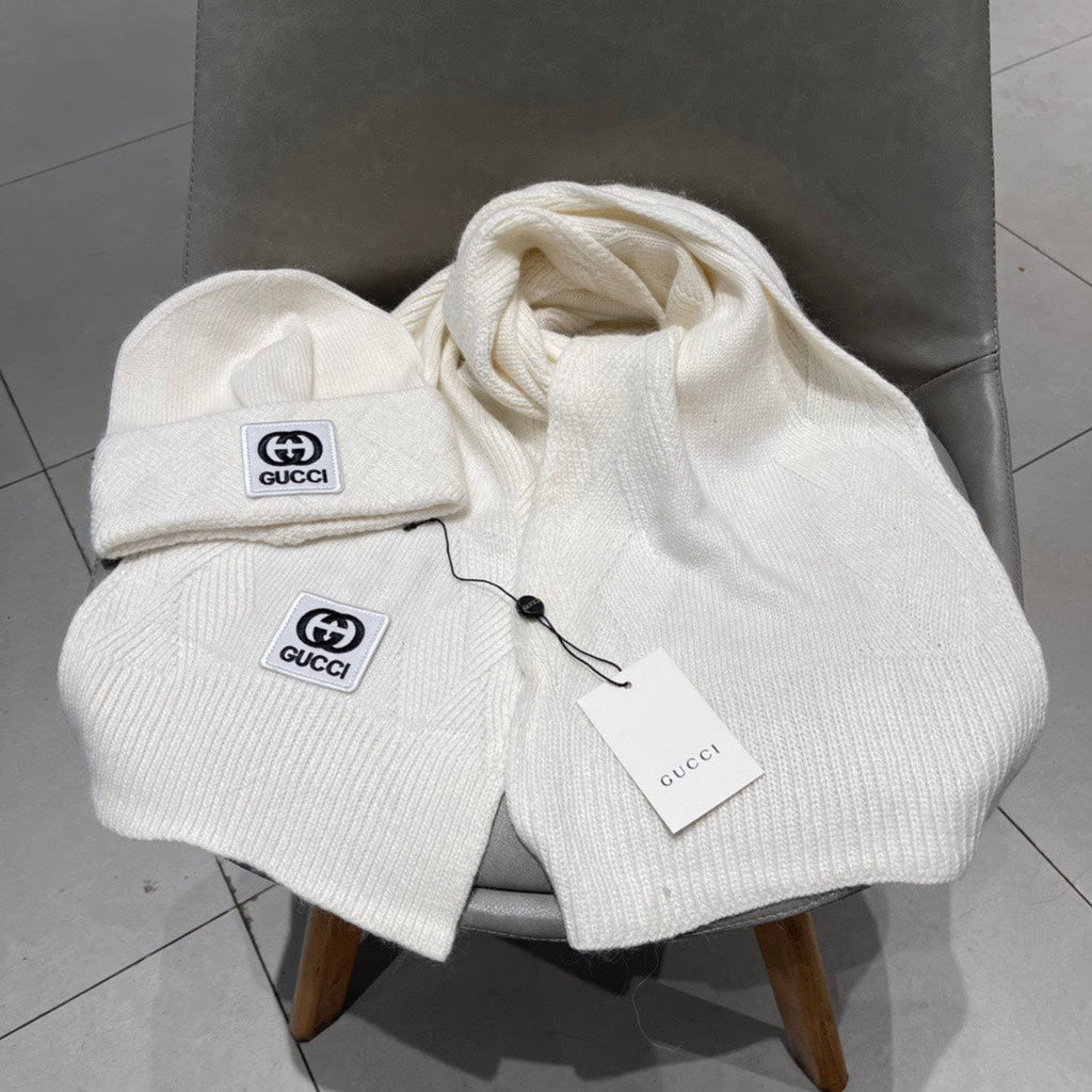 SET SCARF AND HAT IN WHITE CASHMERE AND RABBIT FUR 397373