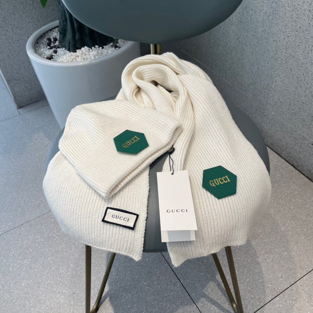 SET SCARF AND HAT IN WHITE WOOL 414804