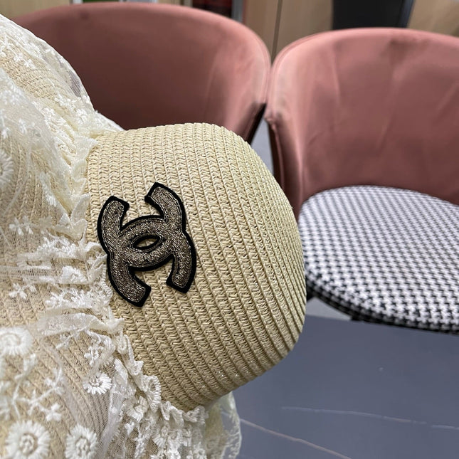 CHANEL 26S LACE-OVERLAY WIDE-BRIM STRAW HAT 335731