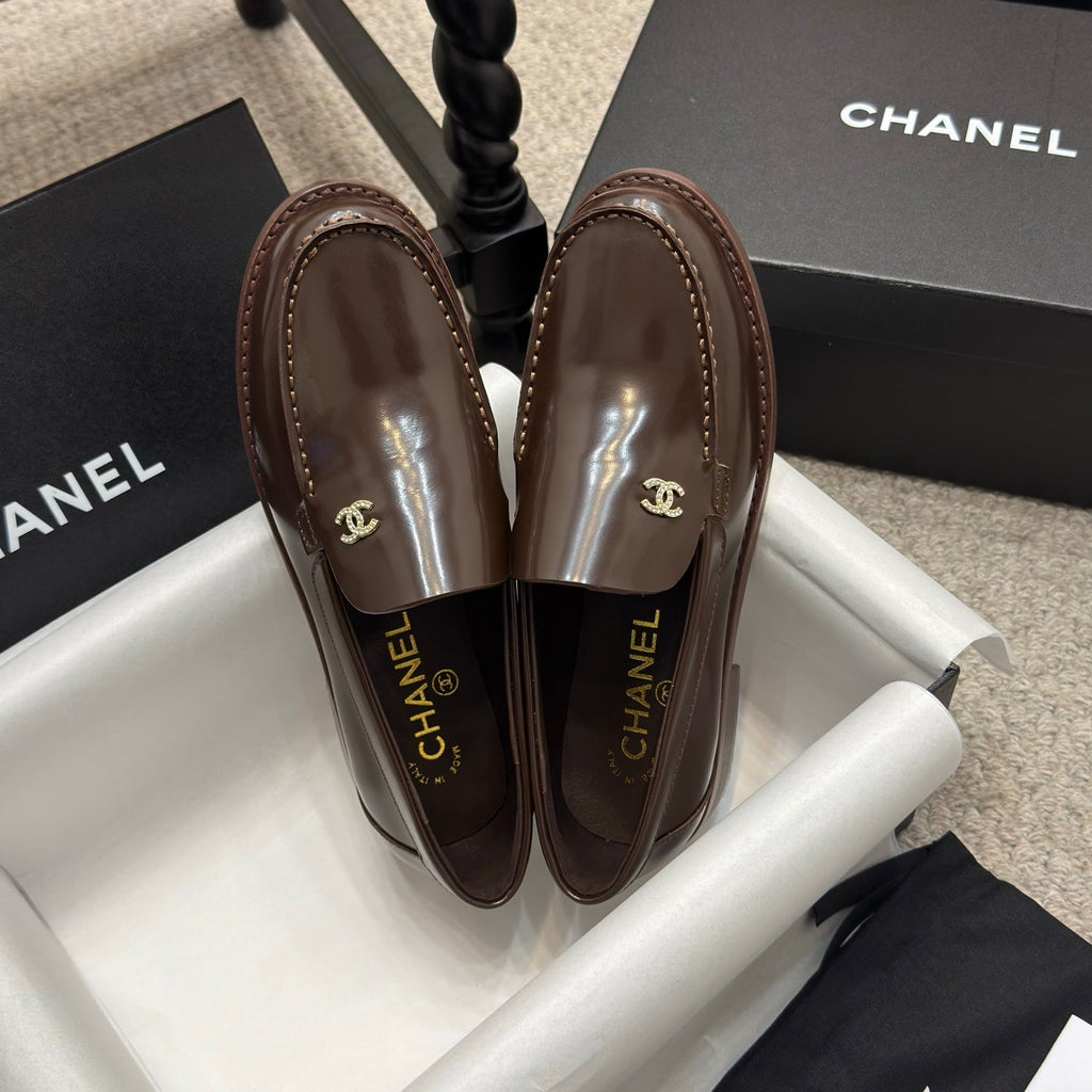 CC 25C Moccasins Chocolate Patent Leather
