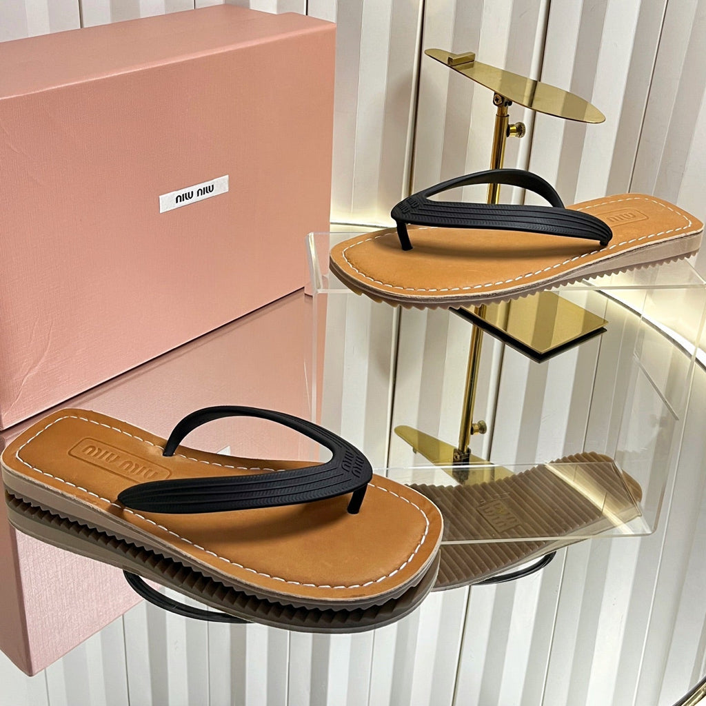 MIUMIU 26S THONG FLAT SANDALS IN BLACK CALFSKIN
