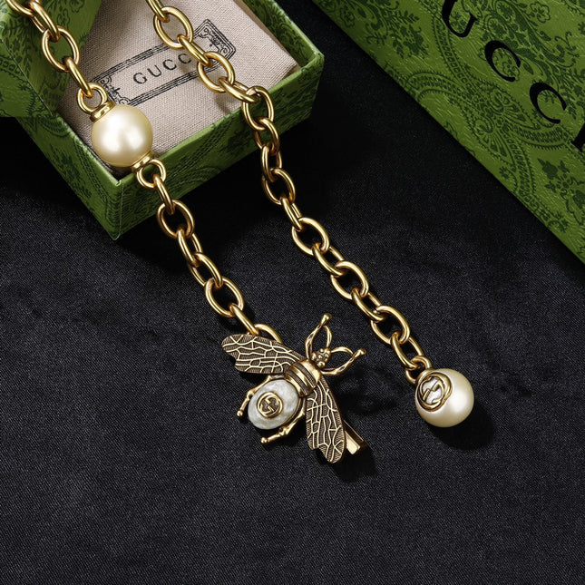 GUCCI 26S BEE PEARL CHAIN NECKLACE IN GOLD TONE METAL 615893