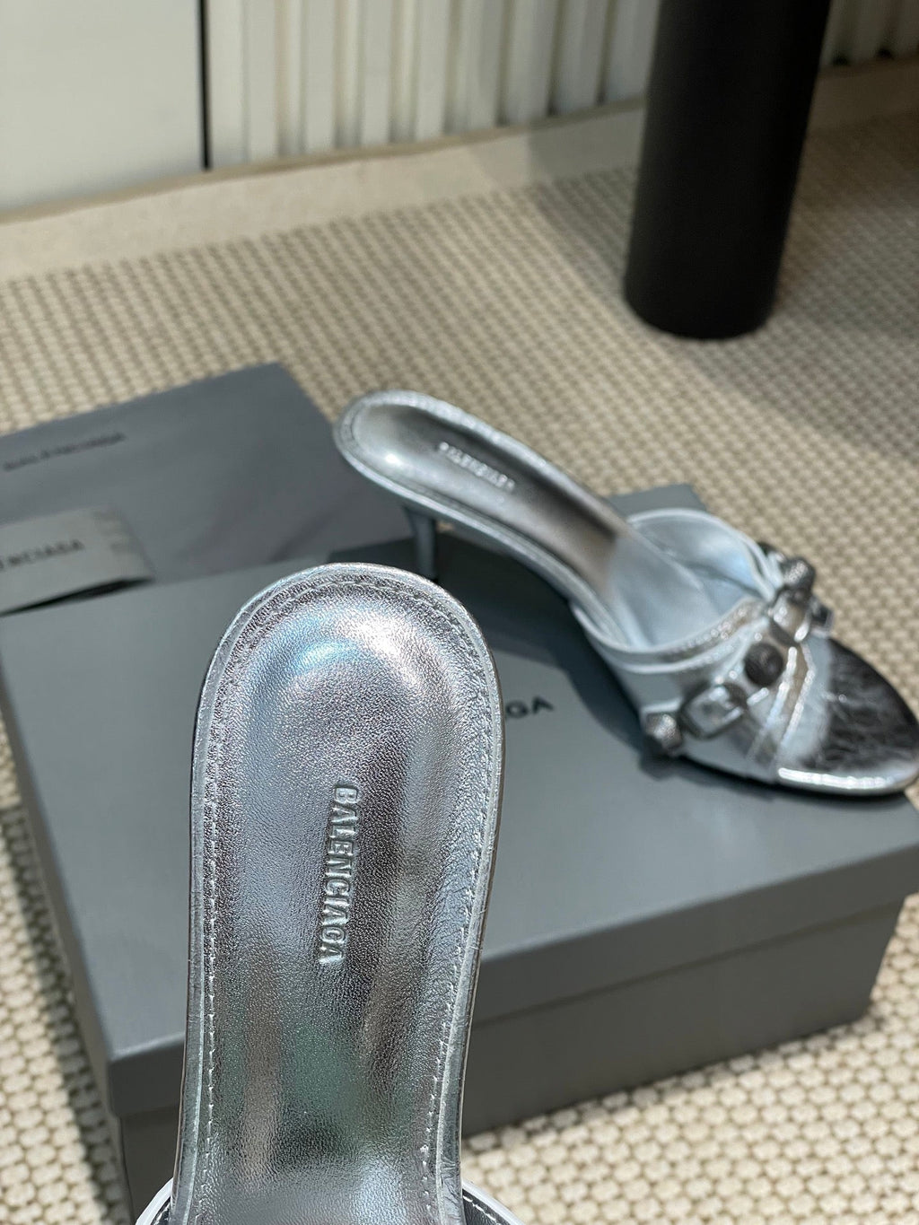 CAGOLE HIGH MULES IN SILVER OIL-WAX SHEEPSKIN