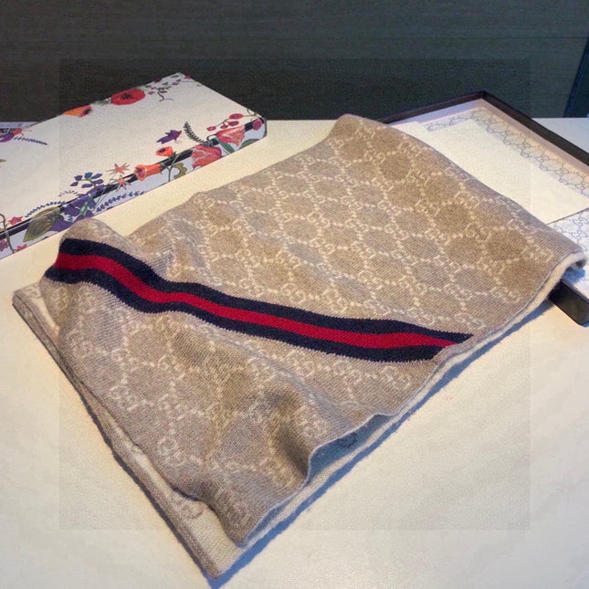 CLASSIC SCARF 180 CM IN ECRU TAN MONOGRAM CASHMERE 401993