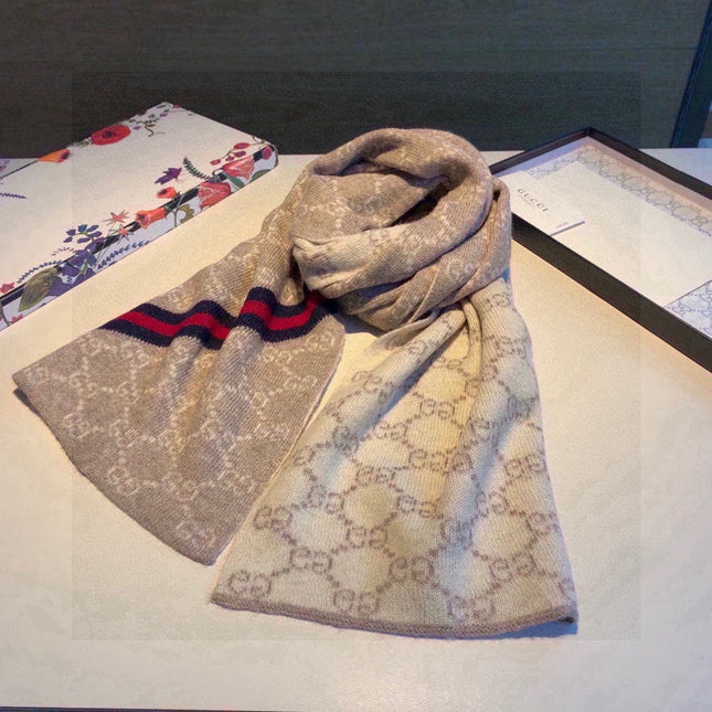 CLASSIC SCARF 180 CM IN ECRU TAN MONOGRAM CASHMERE 401993