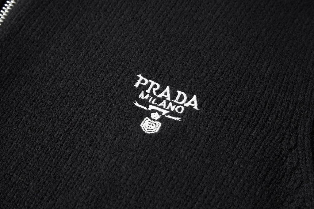 PRADA ZIP-UP KNIT CARDIGAN STYLE 142