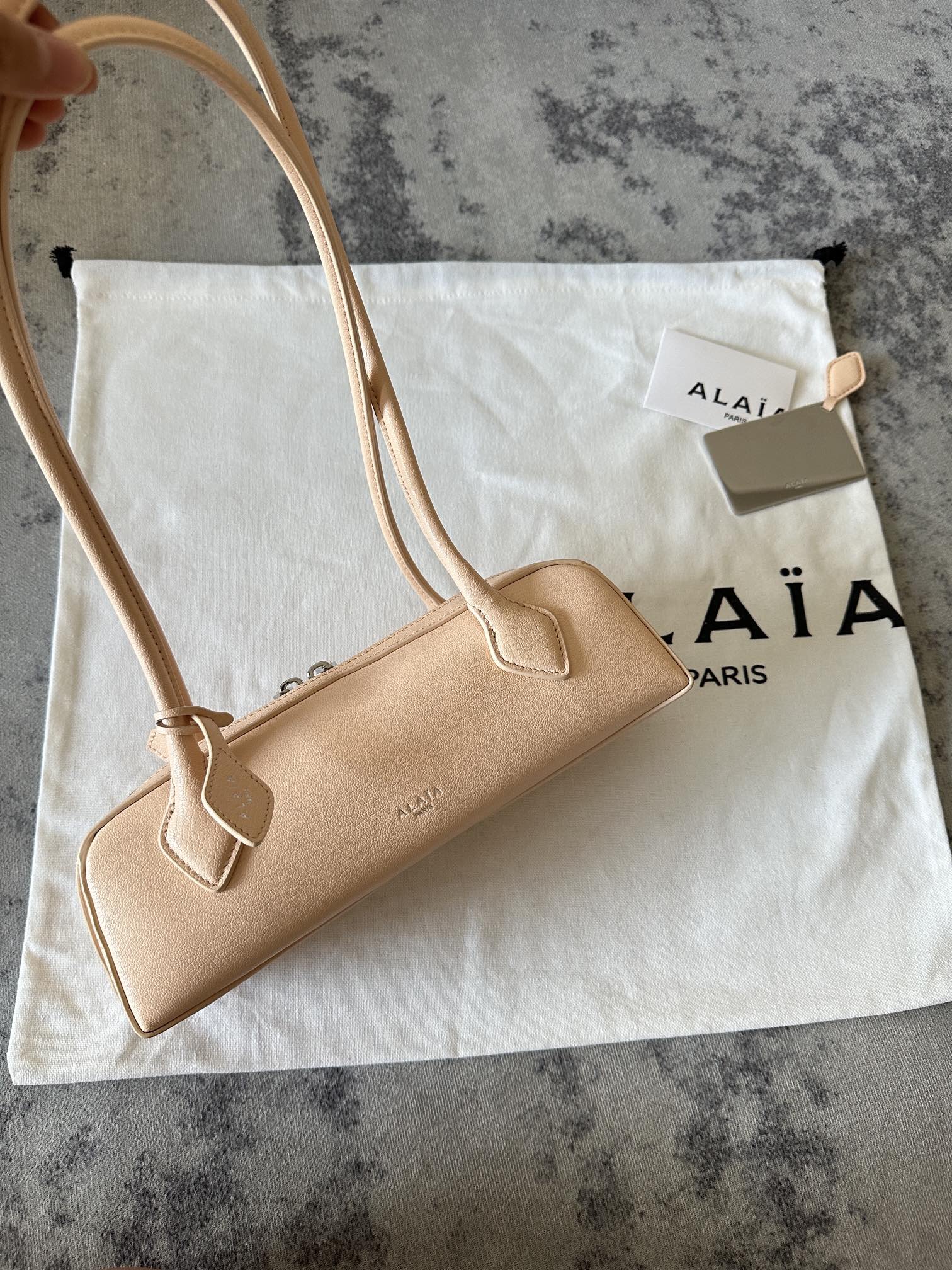 LE TECKEL SMALL BAG 27 IN BISQUE GOATSKIN
