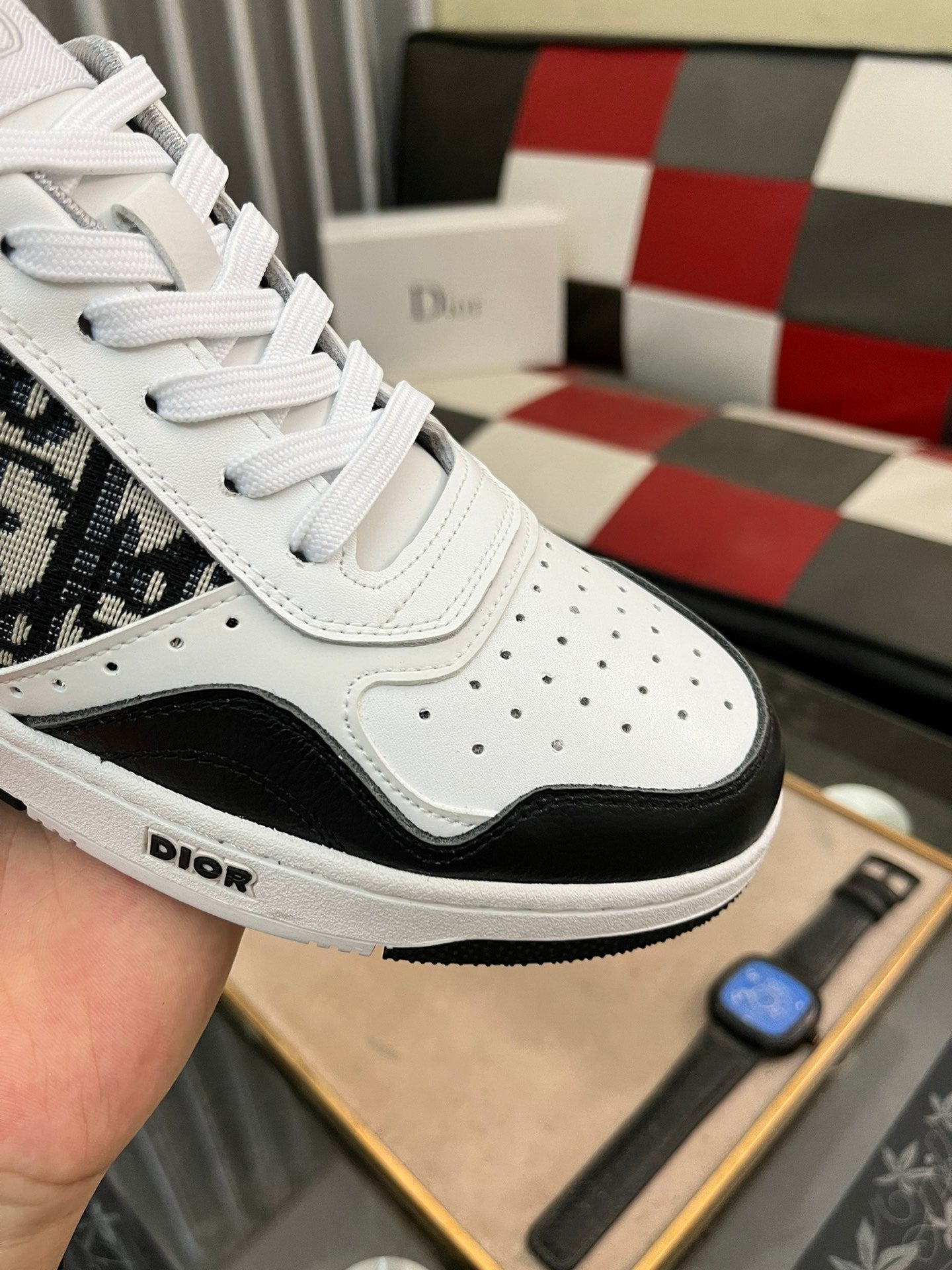 CD B27 LOW-TOP SNEAKER BLACK AND WHITE CALFSKIN