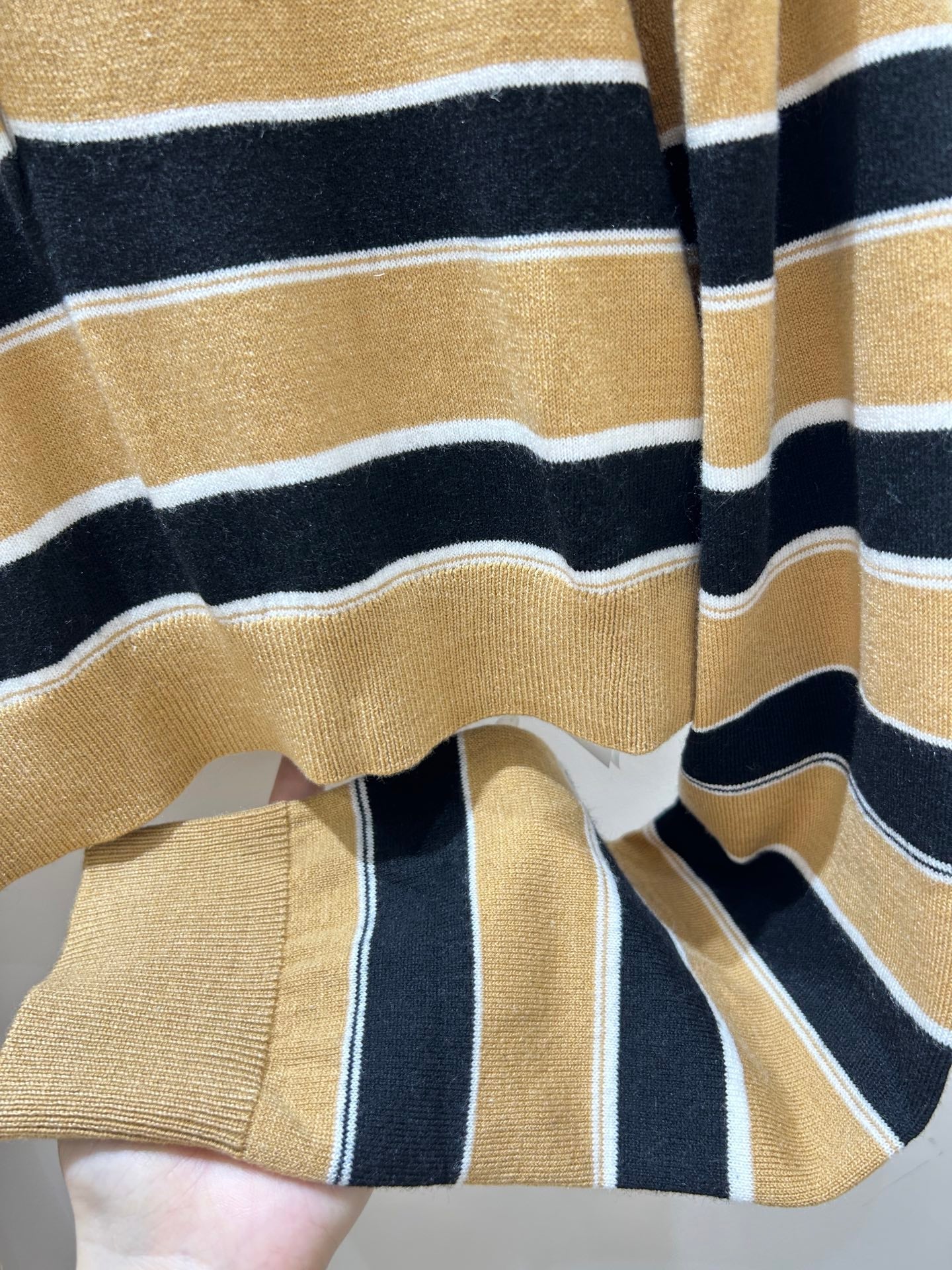 PRADA 26S CROPPED KNIT POLO SHIRT STYLE 934