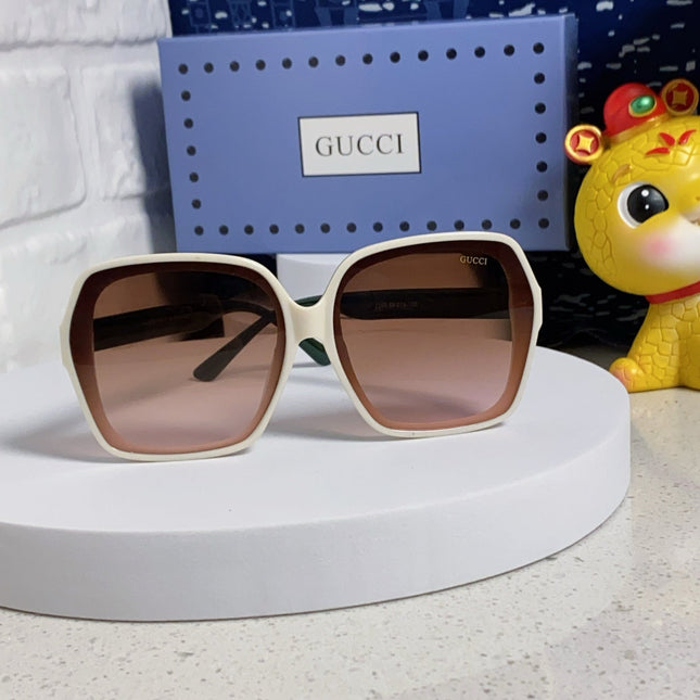 SQUARE FRAME SUNGLASSES 573309 IN ACETATE EMBOSSED LOGO