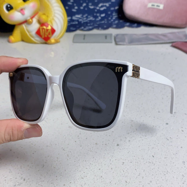 GLIMPSE SQUARE SUNGLASSES 554615 IN WHITE ACETATE