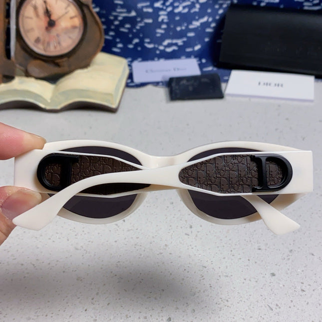 MONTAIGNE SUNGLASS 578113 IN OFF WHITE ACETATE