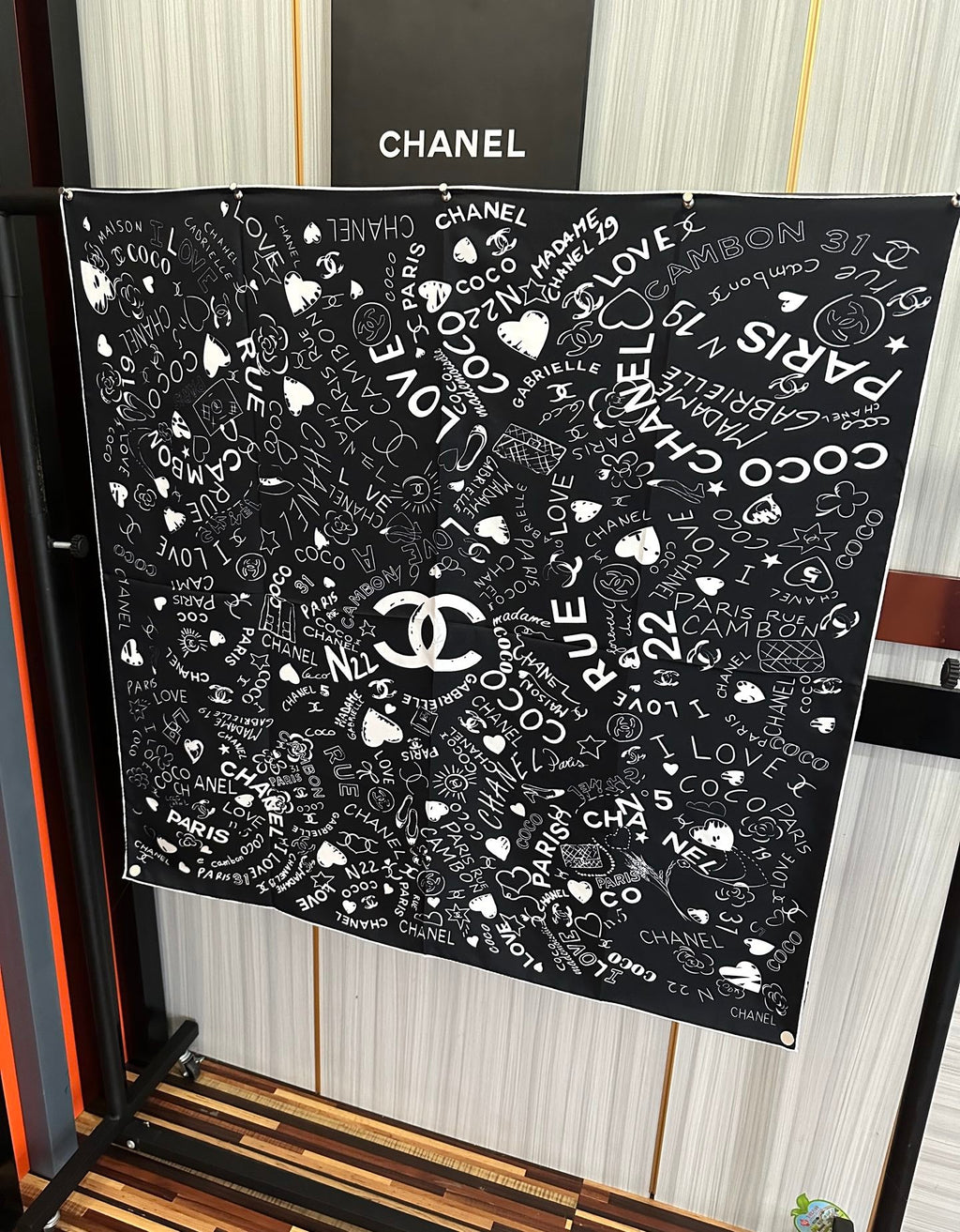 CHANEL 26S SCARF 90 IN SILK 311894