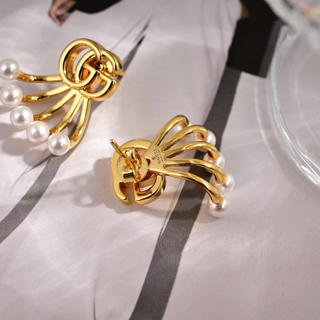 GUCCI 26S DOUBLE G LOGO PEARL FAN DROP EARRINGS IN GOLD TONE METAL 633779