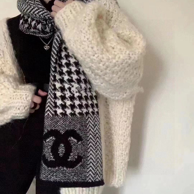 CHANEL 25S SCARF 190 CM IN CASHMERE 943827