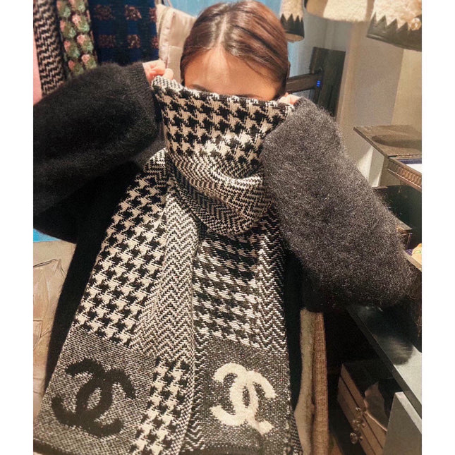 CHANEL 25S SCARF 190 CM IN CASHMERE 943827