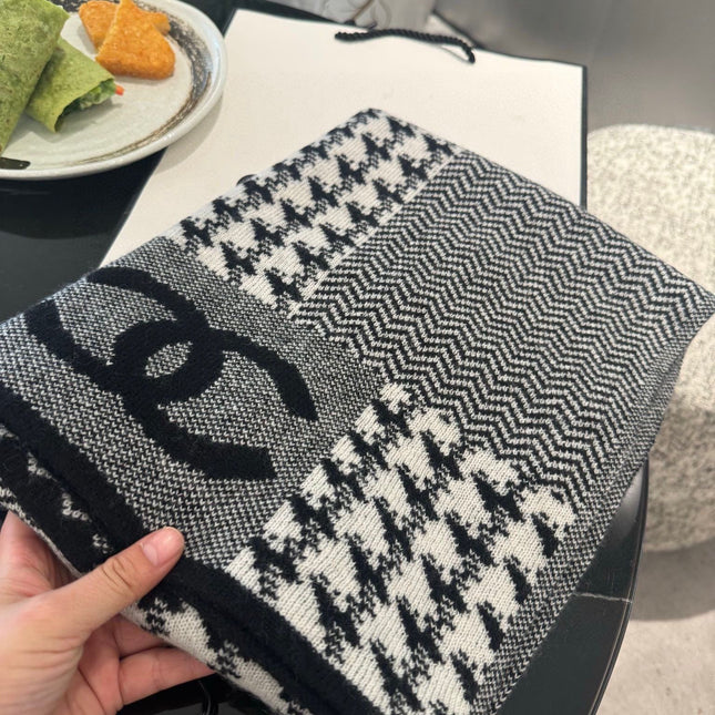 CHANEL 25S SCARF 190 CM IN CASHMERE 943827