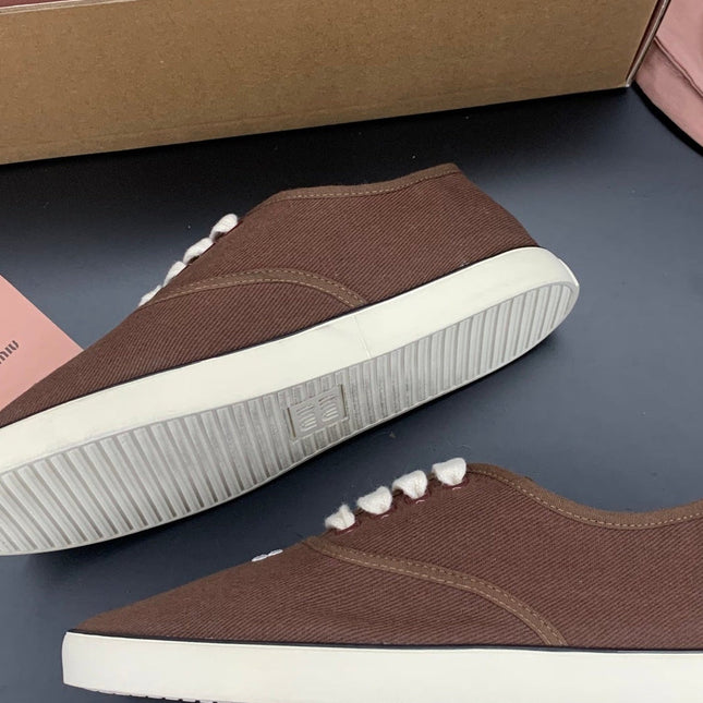 26S LACE UP SNEAKERS IN DARK BROWN CANVAS RUBBER SOLE