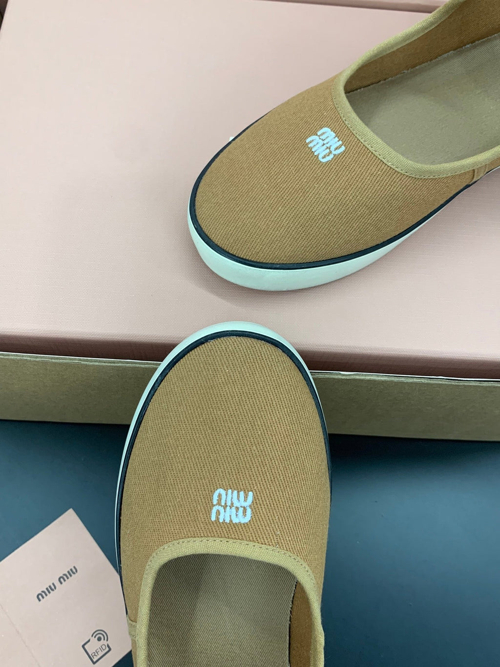 26S MARY JANE FLATS IN CARAMEL BROWN CANVAS LOGO