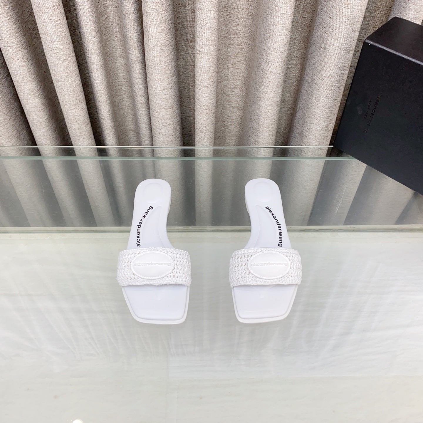 VY SLIDE SANDAL IN WHITE WOVEN RAFFIA STRAP AND CALFSKIN
