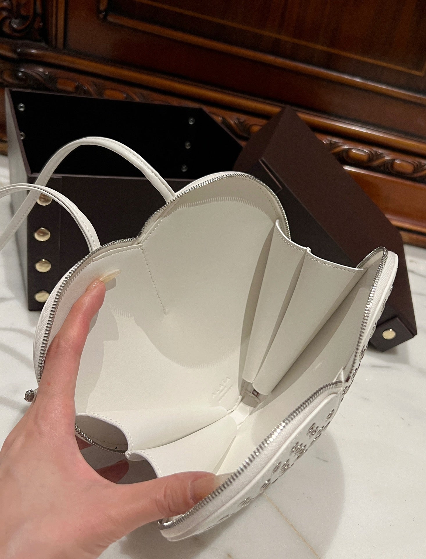 LE COEUR BAG 21 IN WHITE STUDDED CALFSKIN