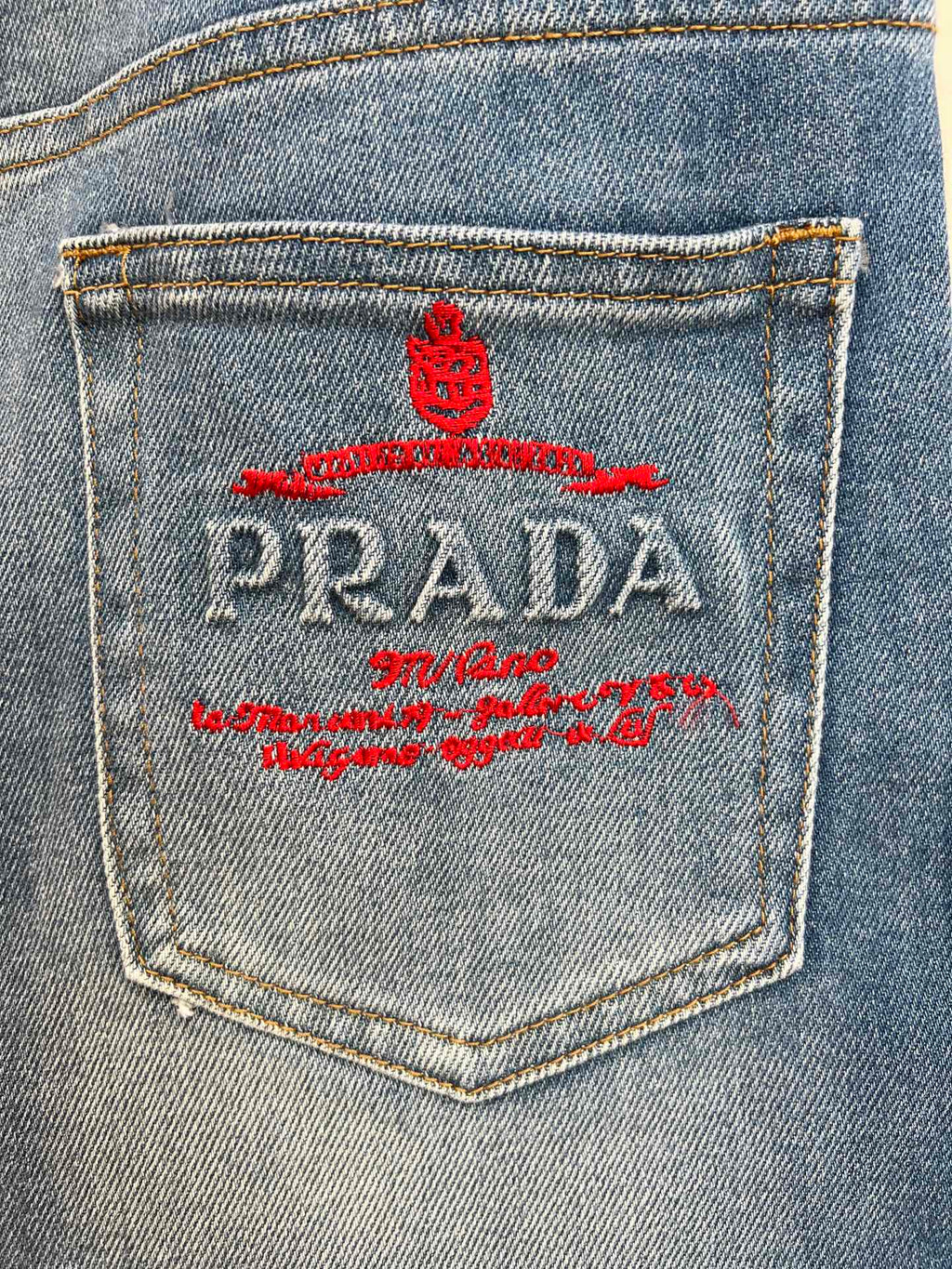 PRADA 26S SHORTS STYLE 865