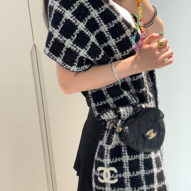 CHANEL 25S SCARF 180 IN WOOL 932136