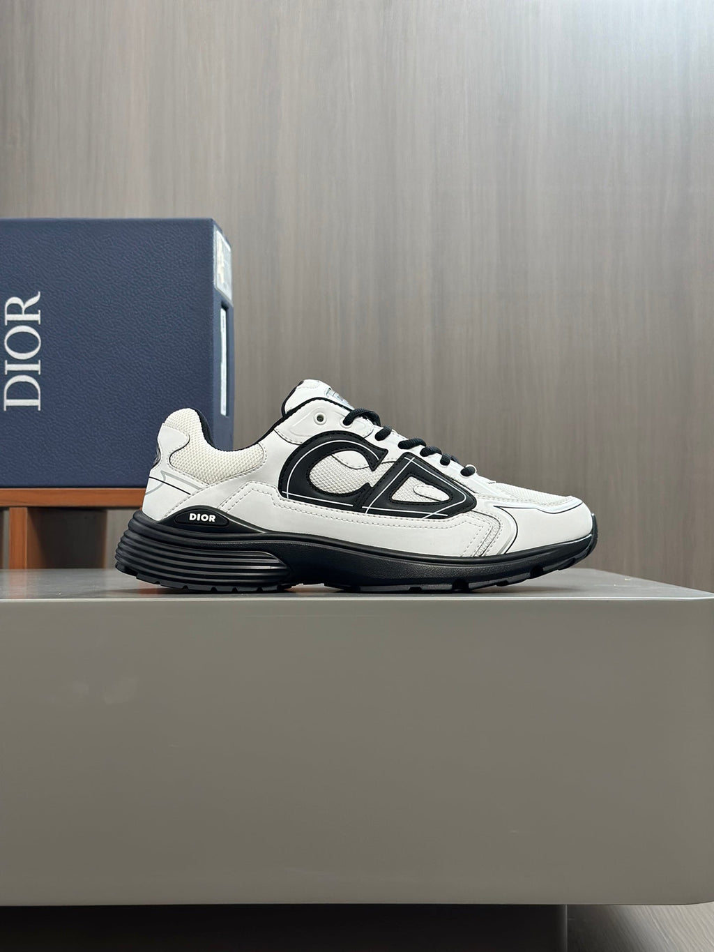 CD B30 SNEAKER WHITE AND BLACK MESH FABRIC