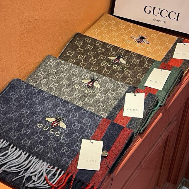 SCARF 180 CM IN NAVY BLUE CASHMERE WITH BEE PATTERN 396476