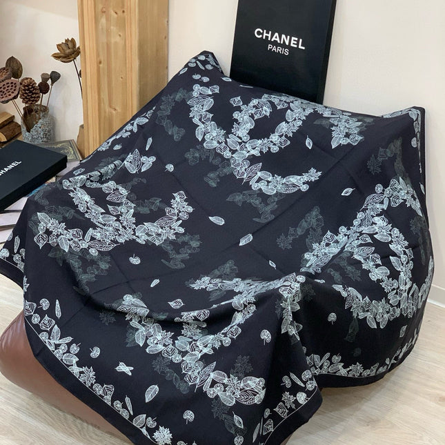 CHANEL 25S SCARF 135 IN CASHMERE 883660