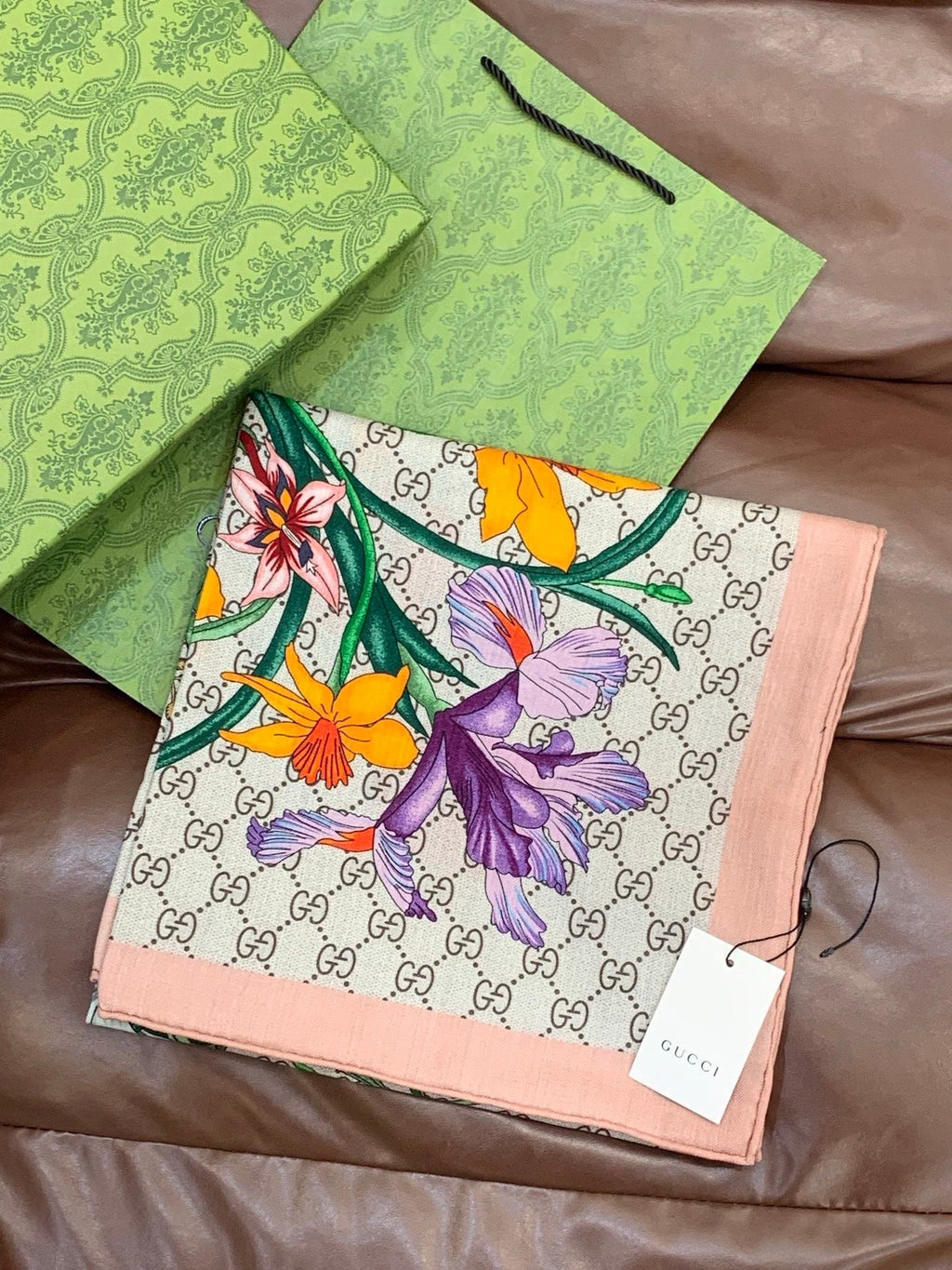 GUCCI 26S SCARF 140 IN CASHMERE AND SILK 250153