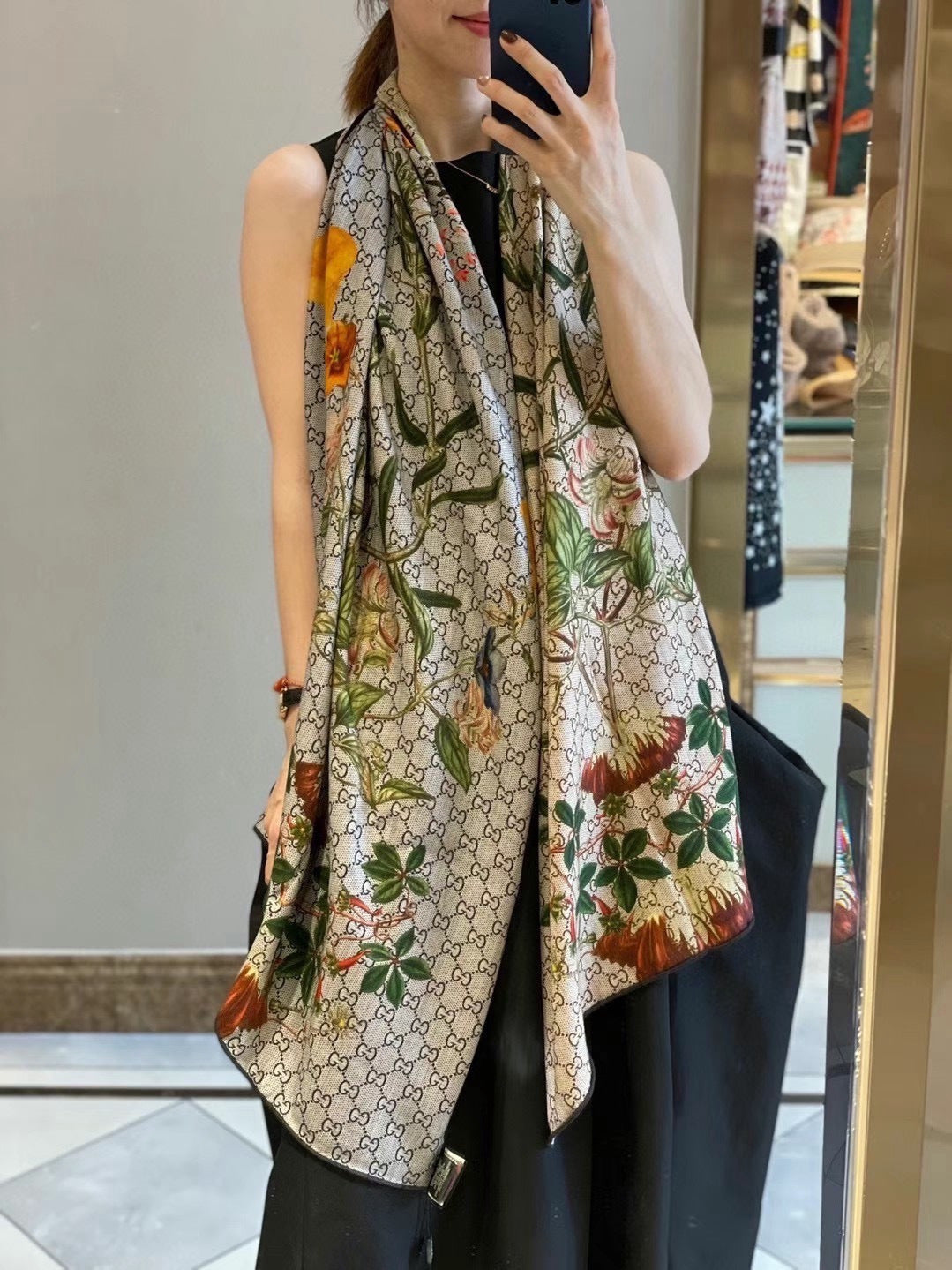 GUCCI 26S SCARF 180 IN CASHMERE 316718