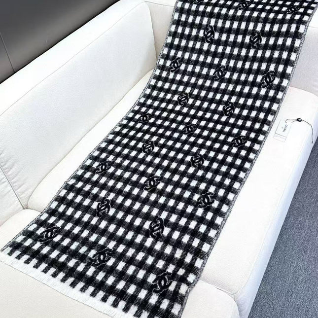 CHANEL 25S SCARF 190 IN CASHMERE 880365
