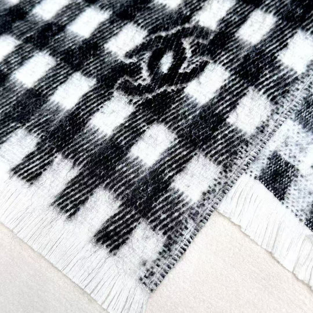CHANEL 25S SCARF 190 IN CASHMERE 880365