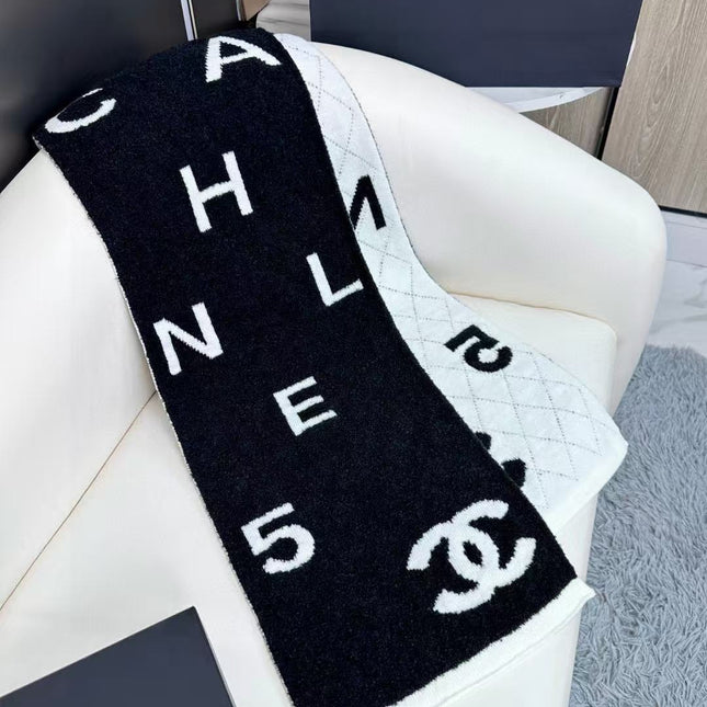 CHANEL 25S SCARF 180 IN CASHMERE 881631