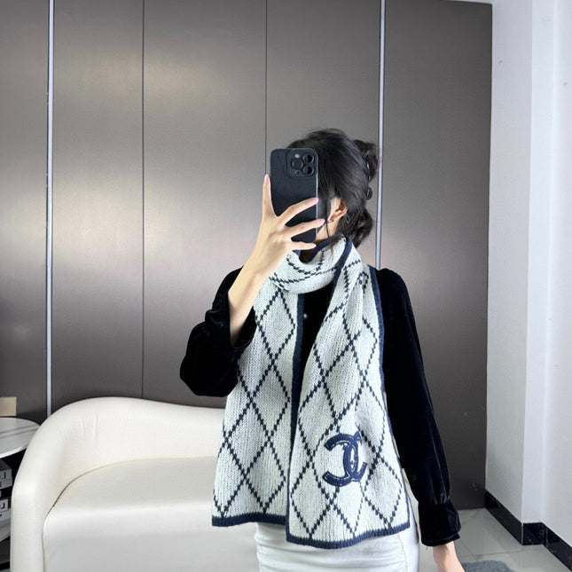 CHANEL 25S SCARF 180 IN WOOL 989767