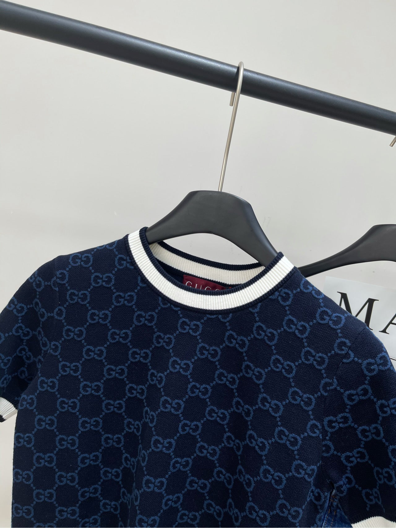 GUCCI SHORT-SLEEVE CREW NECK KNIT TOP WITH WHITE TRIM 256819