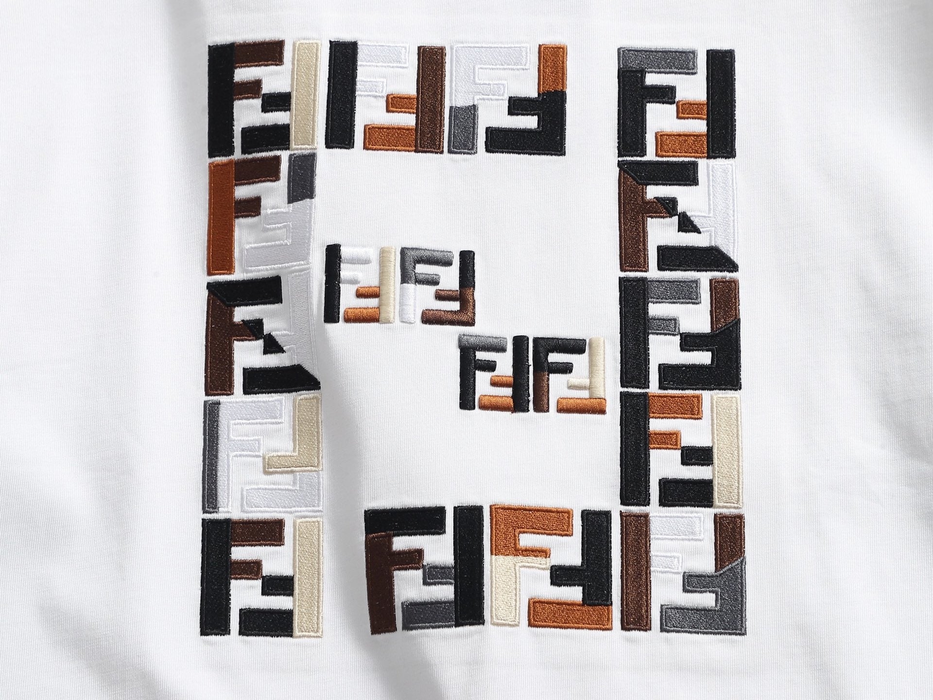 FENDI 26S SHORT SLEEVE T-SHIRT 171
