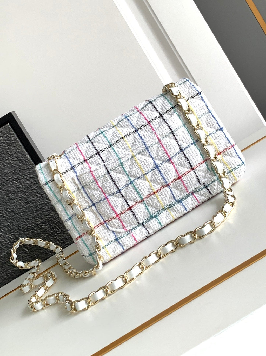 CC MEDIUM 25 FLAP BAG IN WHITE WOOL TWEED