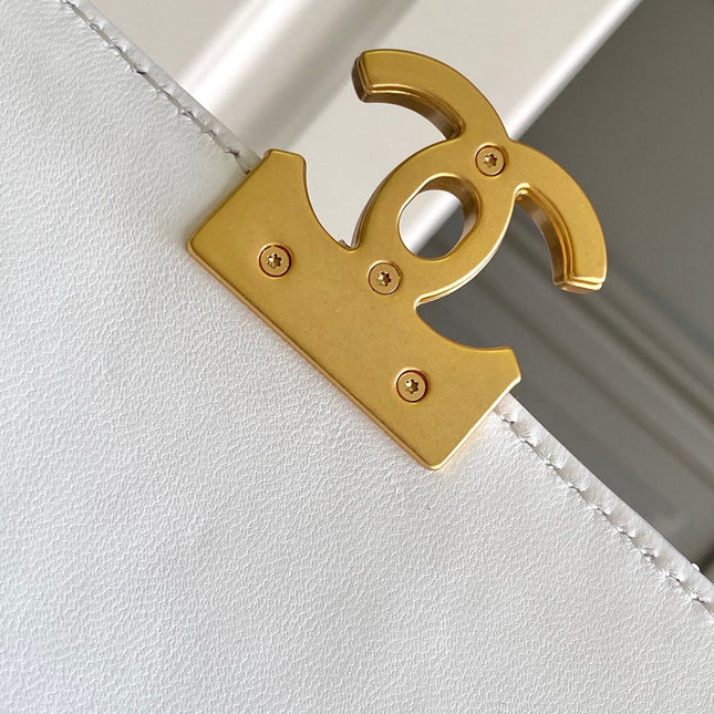 CC MINI 20 FLAP BAG IN WHITE LAMBSKIN GOLD HARDWARE